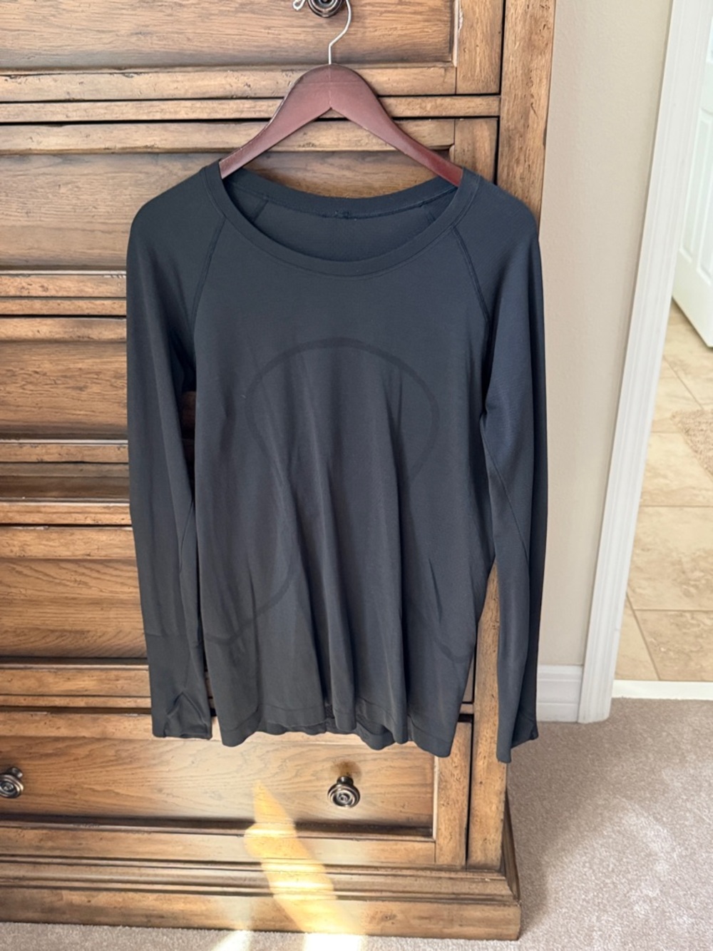 Lululemon women’s swiftly tech Long sleeve